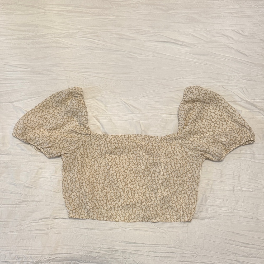 Elegant Cream Puff Sleeve Crop Top